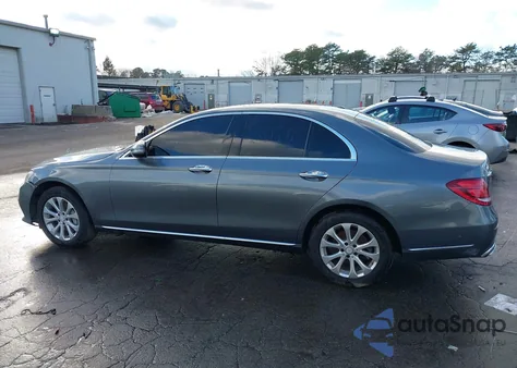 2017 Mercedes-Benz E 300 4Matic z USA, uszkodzony, nr VIN WDDZF4KBXHA112201